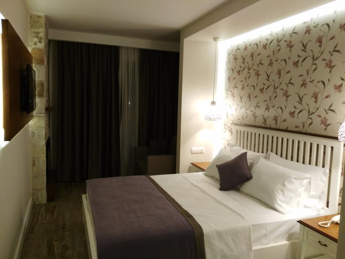 Yenifoca Focamor Otel מראה חיצוני תמונה