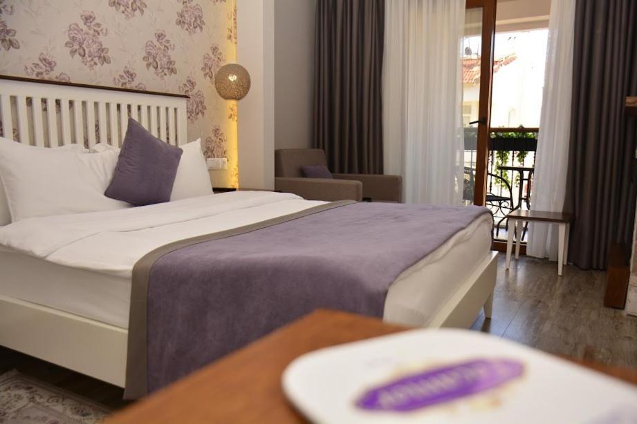 Yenifoca Focamor Otel מראה חיצוני תמונה